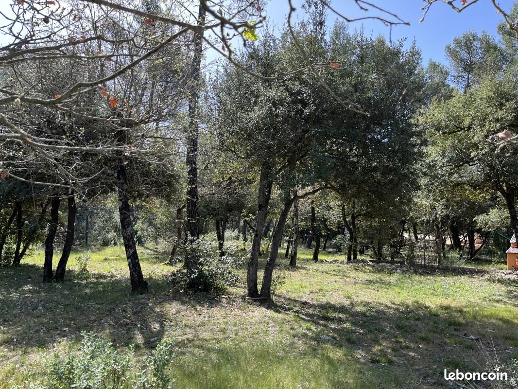 Terrain 2000 m² · à Auriol · 270 000 €