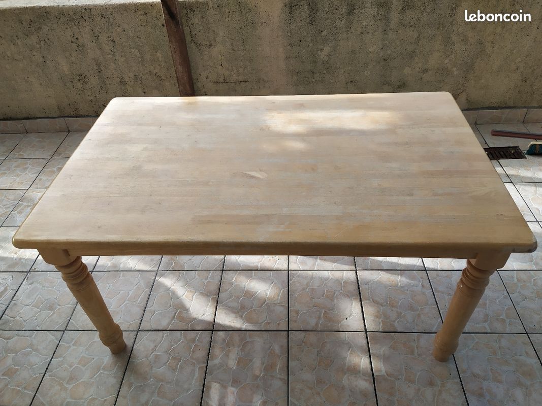 Table en bois (image 2)