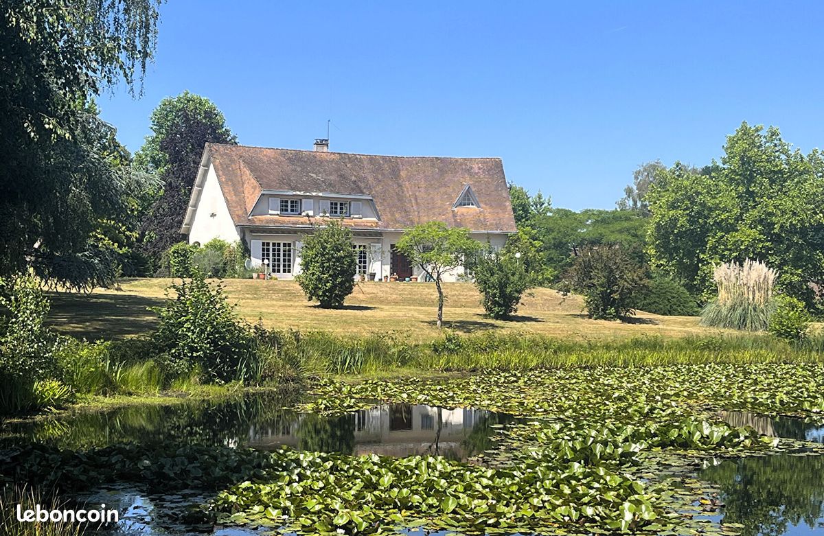 Maison 8 pièces 264 m² · à Dournazac · 264 m² · 371 000 €