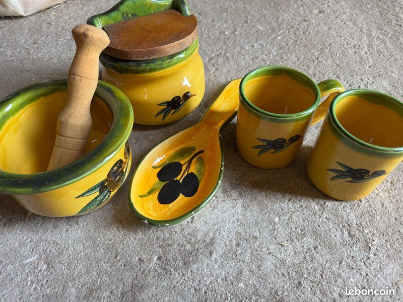 Ensemble vaisselle olive (image 1)