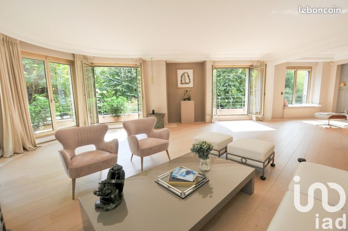 Appartement 7 pièces 258 m²