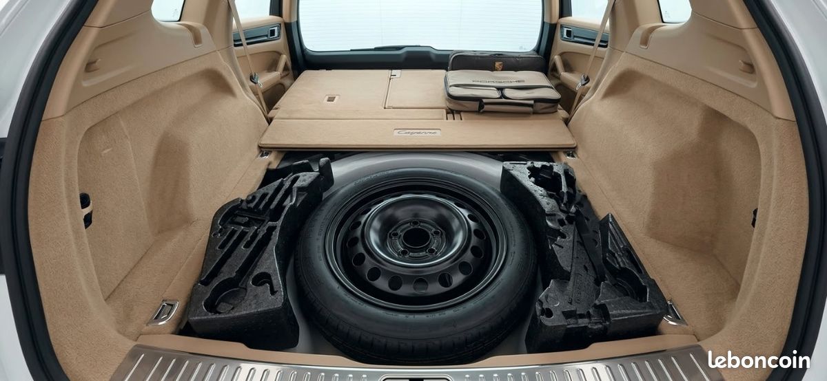 Supports Mousses de rangement cric & outillage d'origine – Porsche Cayenne (Audi Q7 / VW Touareg) (image 1)