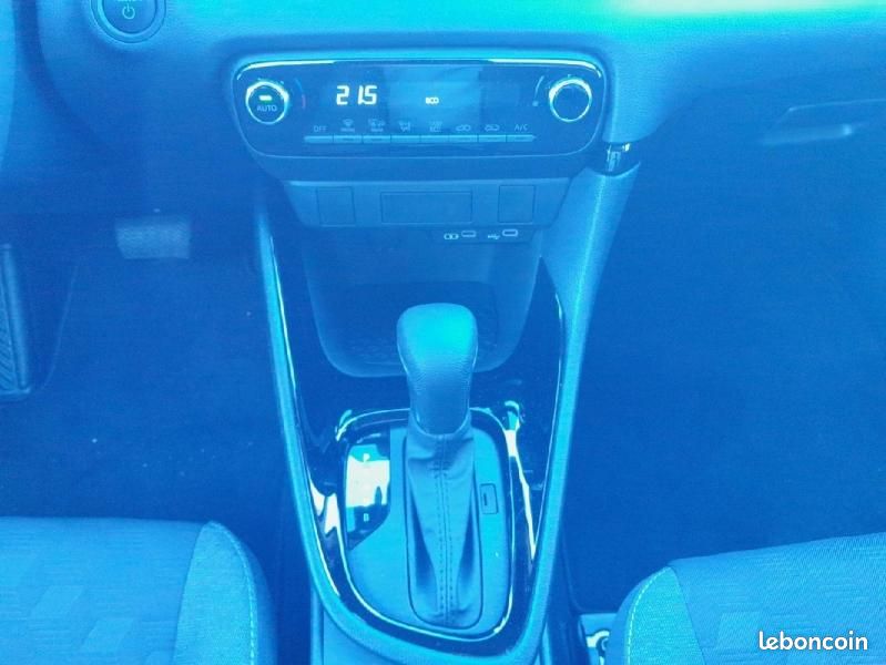 Toyota Yaris 116h Design 5p MY25 (image 11)