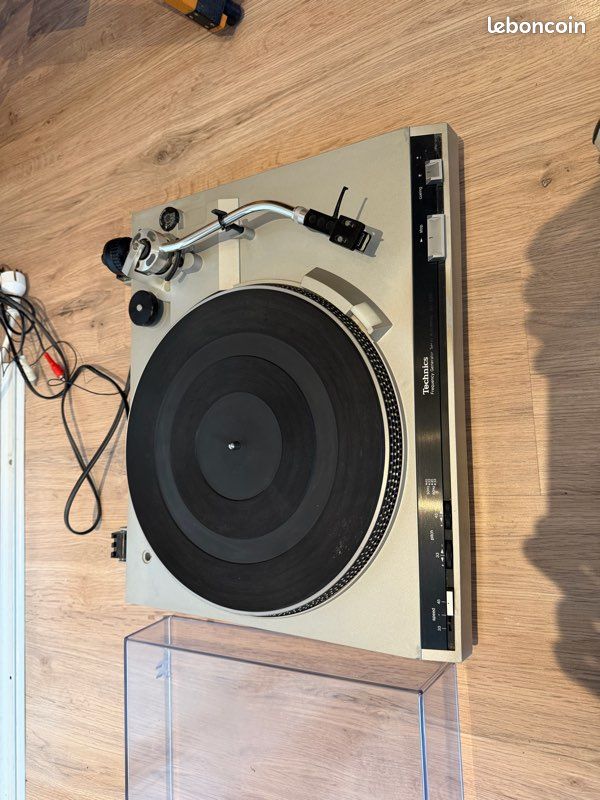 vintage technics SL 220 turntable