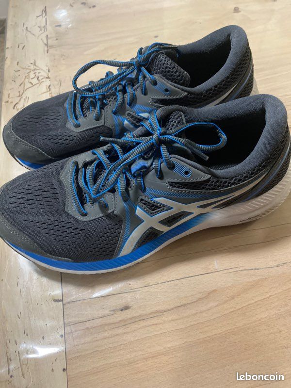 CHAUSSURES DE RUNNING HOMME ASICS GEL pointure TRÈS BON