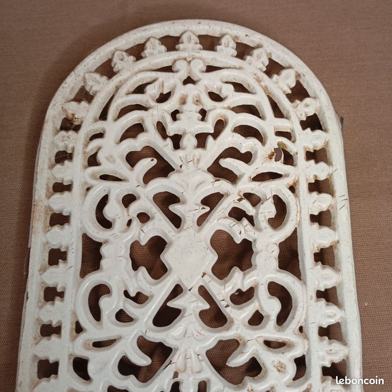 Dessous de plat en fonte Invicta années 50 60