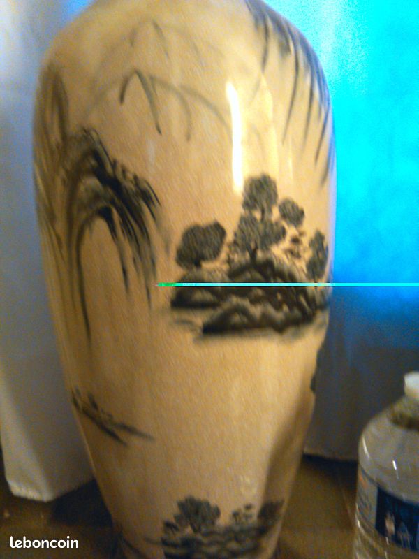 Paire de vases potiches asiatiques motifs bleu-gris sur porcelaine craquelée fond gris clair (image 7)