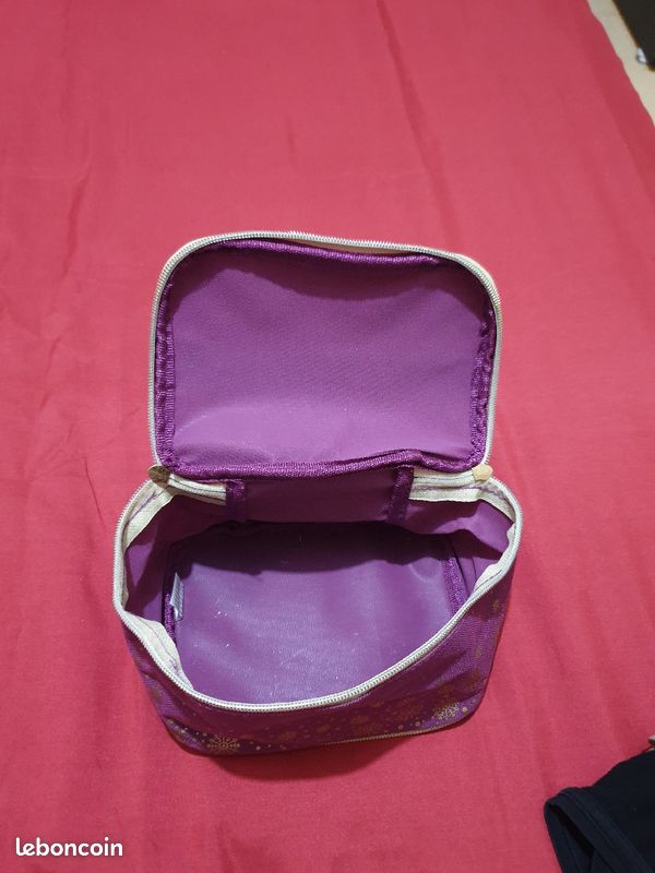 Trousse de toilette (image 8)