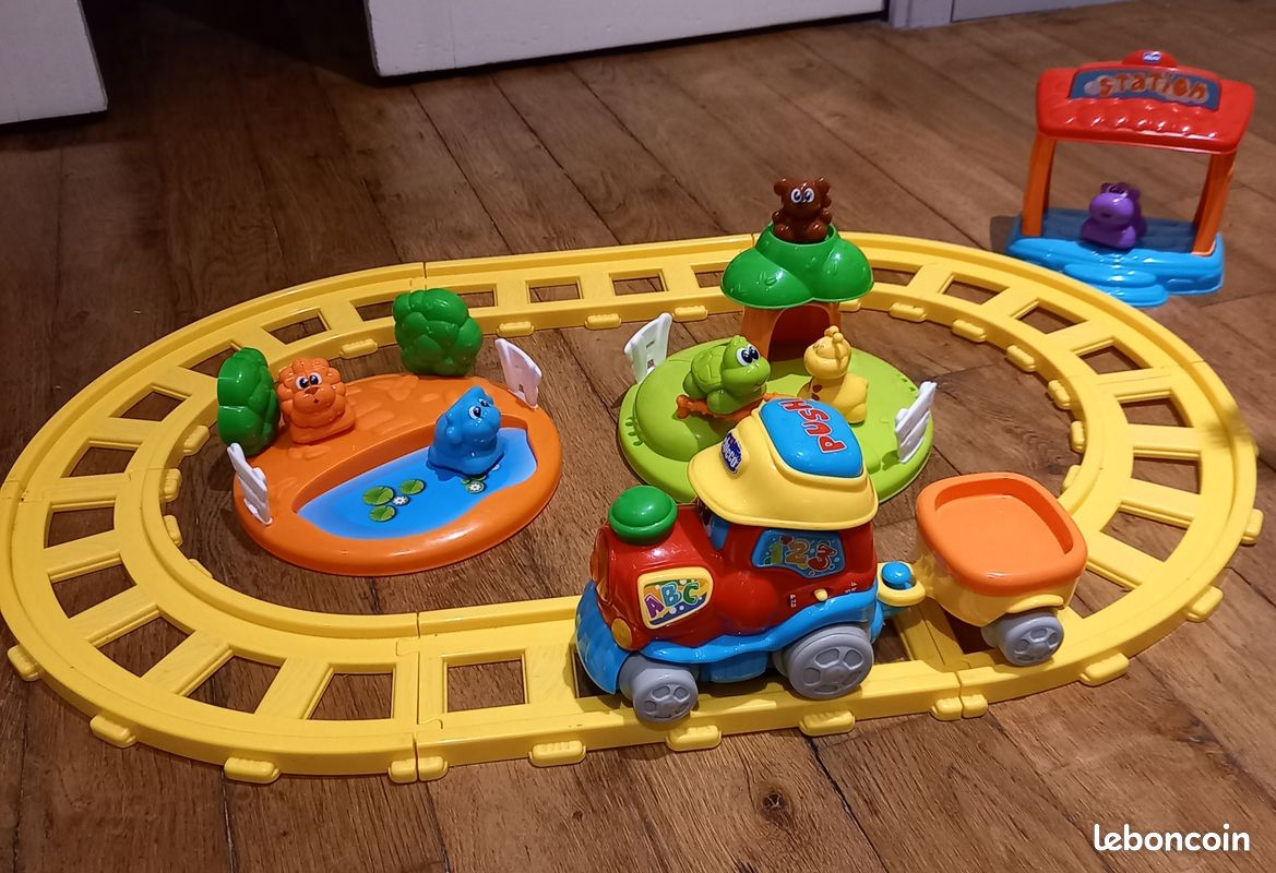Chicco Ferme parlante bilingue italien/anglais, ferme avec animaux pour enfants avec lumières et sons, 3 modes de jeu, jeu éducatif électronique - jeux enfants 1-4 ans Chicco Ferme parlante bilingue italien/anglais, ferme avec animaux pour enfants avec lumières et sons, 3 modes de jeu, jeu éducatif électronique - jeux enfants 1-4 ans