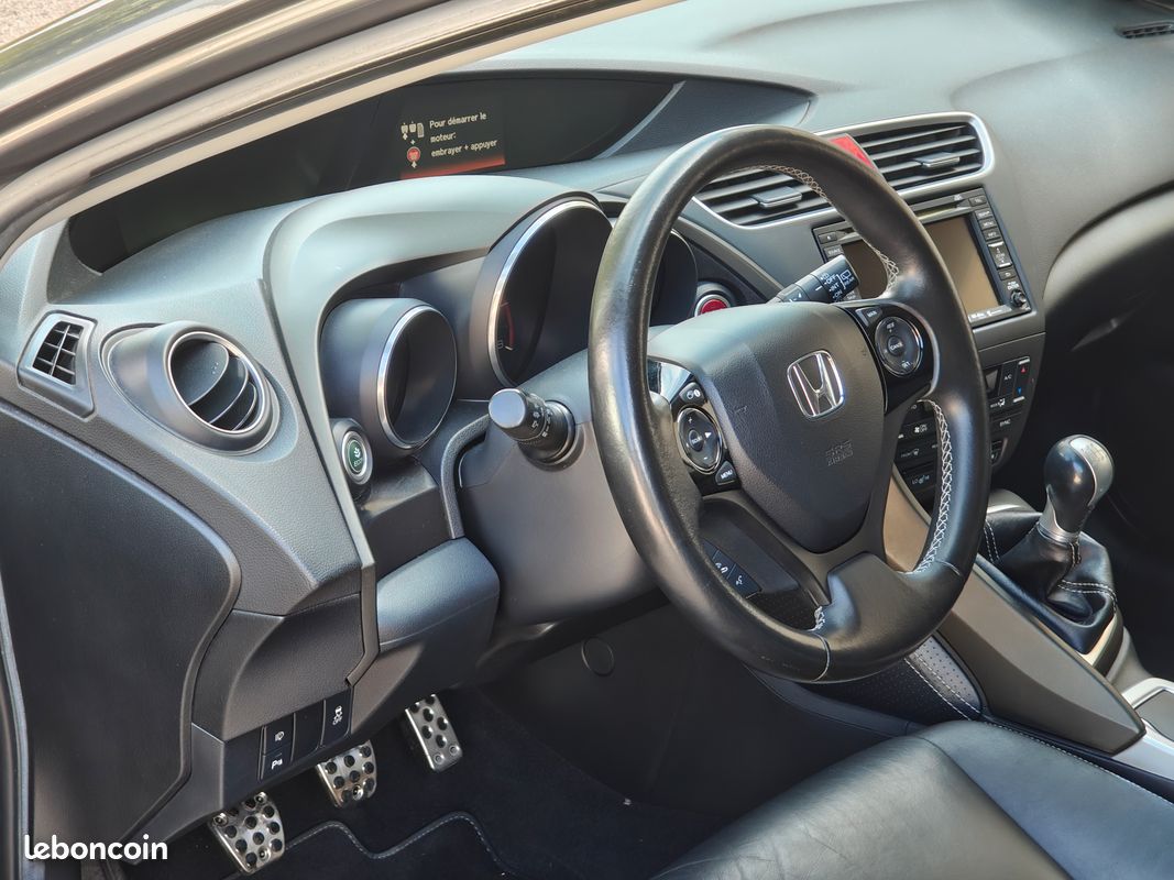 Honda Civic Tourer (image 3)