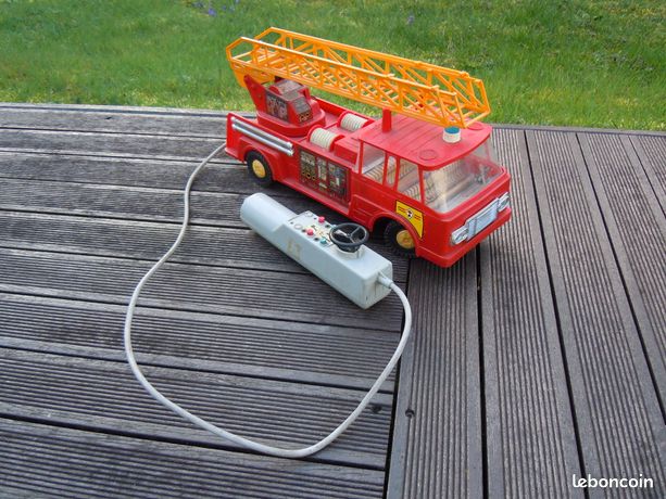Ancien vintage jeux, jouet en tôle Joustra camion de pompier