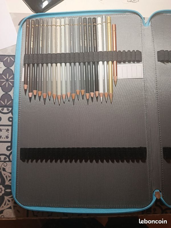 Lot crayons x 240+ trousse 500 emplacements (image 2)