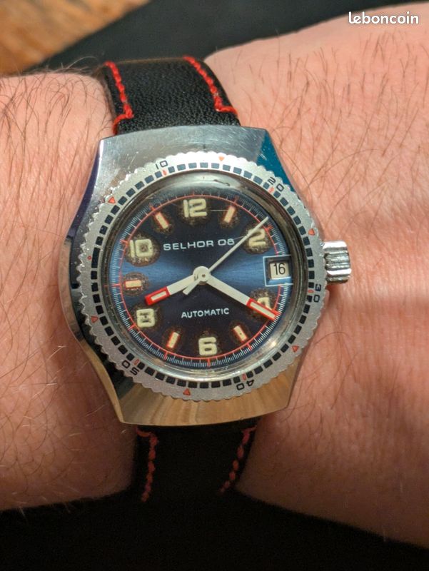 Montre Homme Vintage Années 80 à Affichage 24h - Boîtier Or 40mm - Mécanisme Quartz - Bracelet Acier - Occasion Fonctionnelle