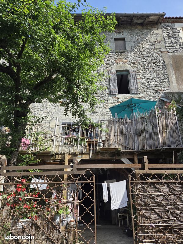 Maison 5 pièces 228 m² · à Saint-Pastour · 228 m² · 163 500 €