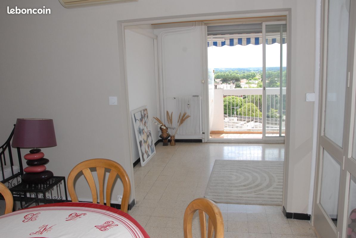 Appartement 3 pièces 82 m² · à Nîmes · 82 m² · 930 €