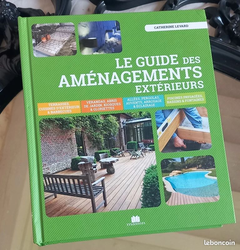 Le Guide des Aménagements Extérieurs aux éditions Massin (image 1)