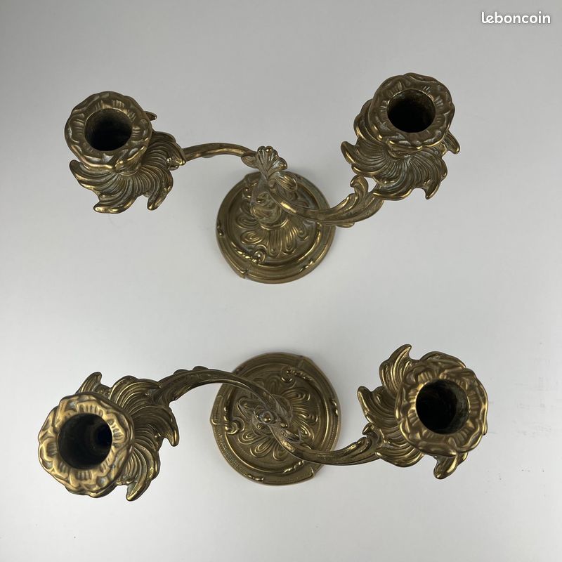 Paire de bougeoirs en laiton doré à deux bras – Style Louis XV rococo , Début XXè (image 5)