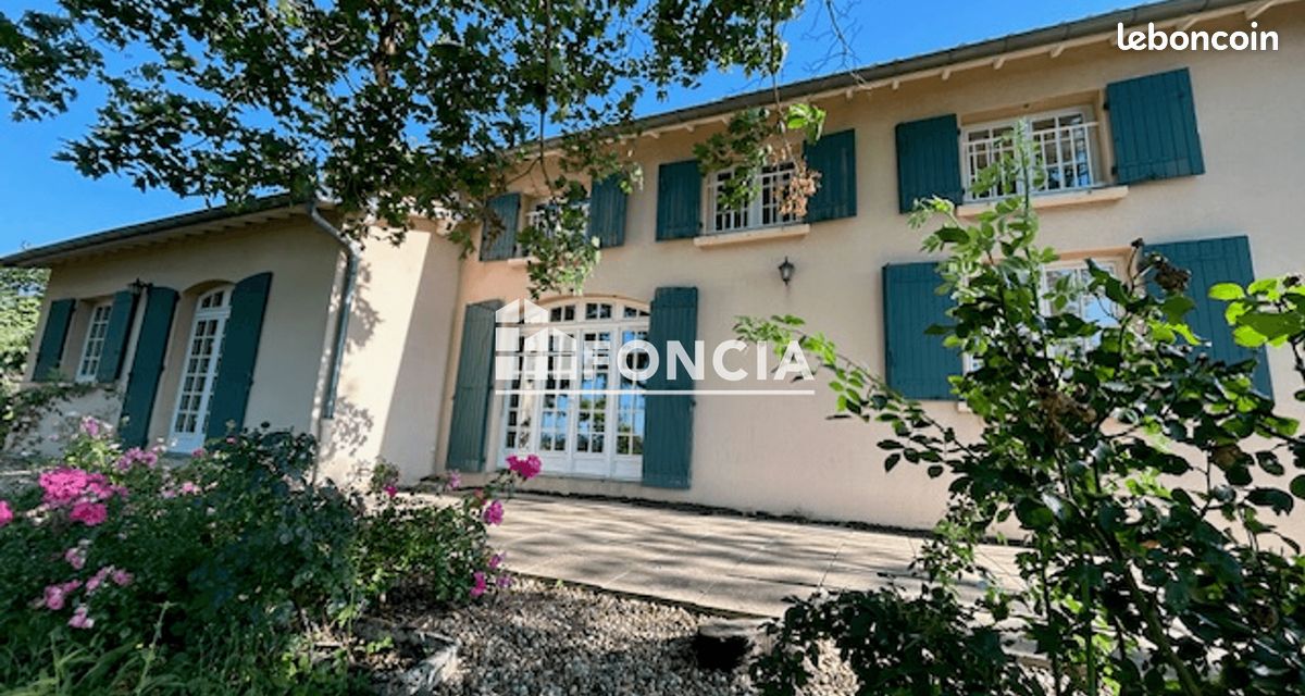 Maison 6 pièces 194 m² · à Saint-Didier-au-Mont-d'Or · 194 m² · 2 750 €/mois