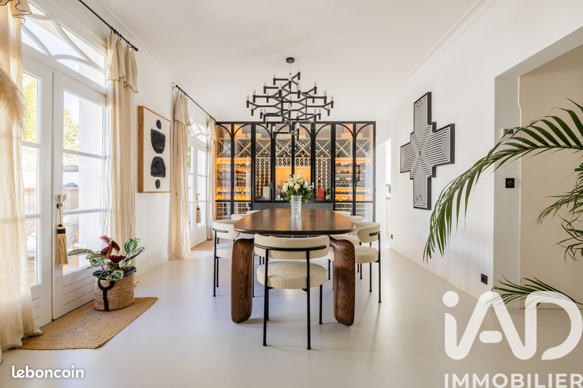 Maison 10 pièces 300 m² · à La Rochelle · 300 m² · 1 960 000 €