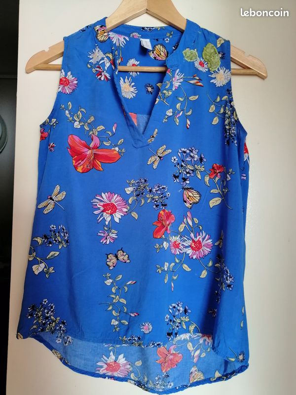 T- shirt (image 1)