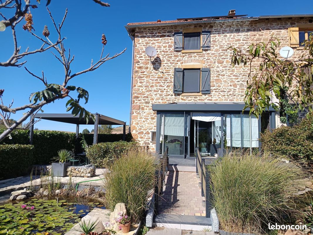 Maison 5 pièces 100 m² · à Thizy-les-Bourgs · 100 m² · 259 000 €