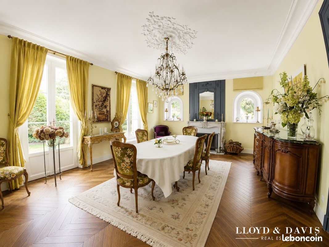 Maison 11 pièces 480 m² · à Compiègne · 480 m² · 1 245 000 €