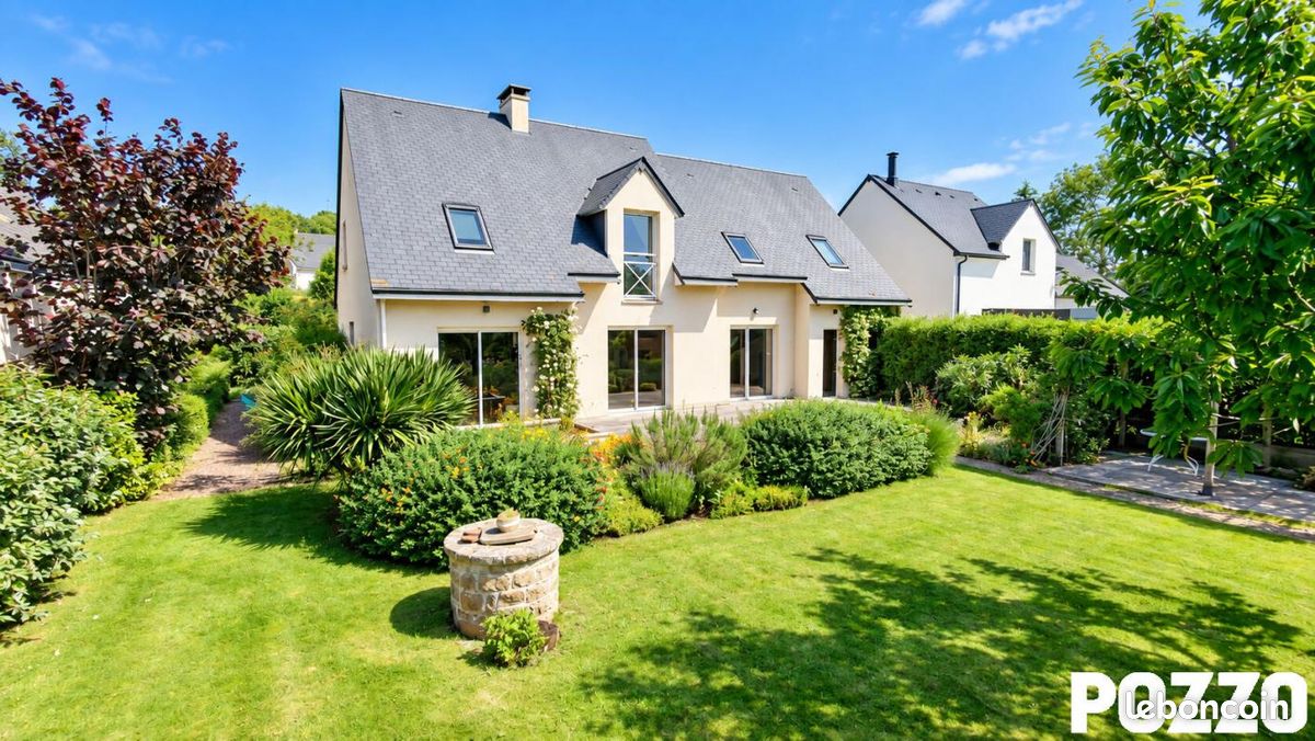 Maison 5 pièces 167 m² · à Saint-Jean-le-Thomas · 167 m² · 483 600 €