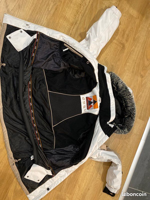 Manteau de ski Ellesse Femme Vêtements