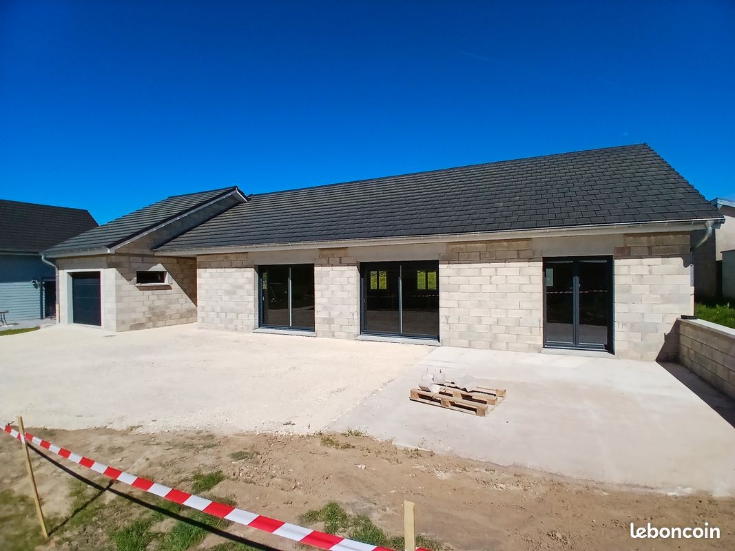 Maison 5 pièces 144 m² · à Senargent-Mignafans · 144 m² · 122 000 €