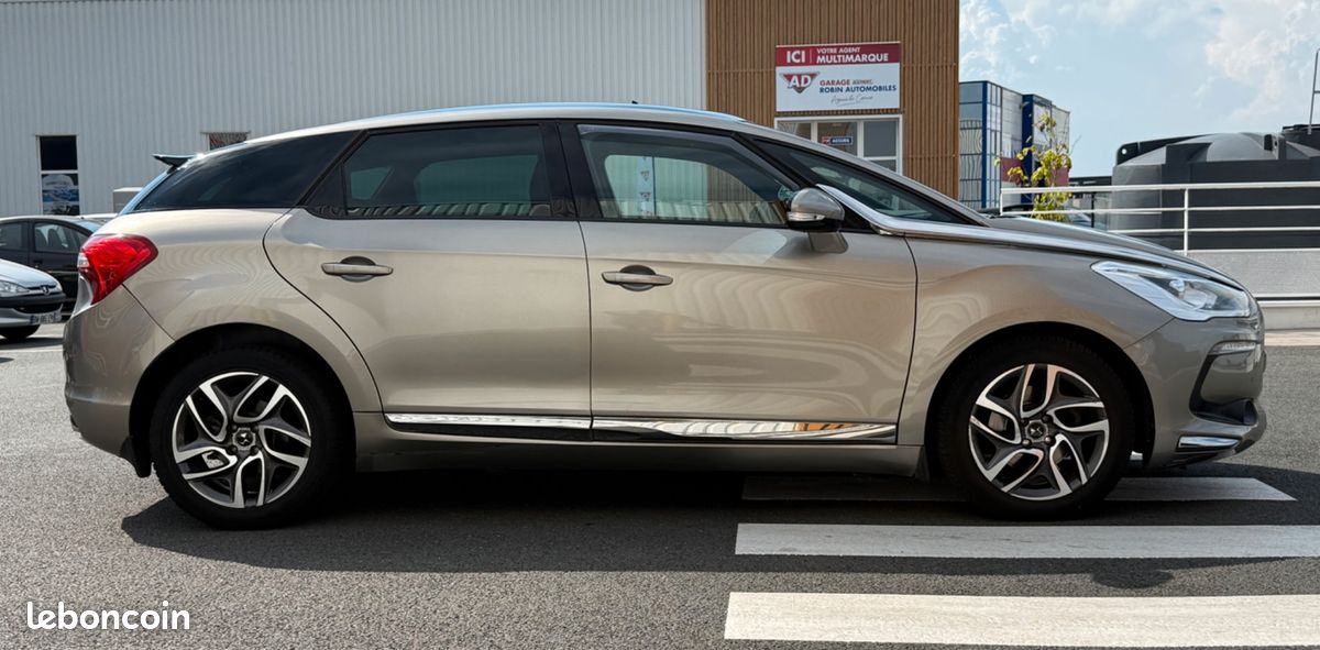 DS DS 5 1.6 THP 155CV SOCHIC BVA - MOTEUR A CHAINE - TOIT PANORAMIQUe (image 19)