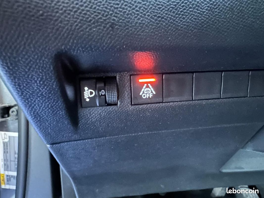 Peugeot 2008 generation-ii 1.5 bluehdi 130 allure business eat bva start-stop (image 9)