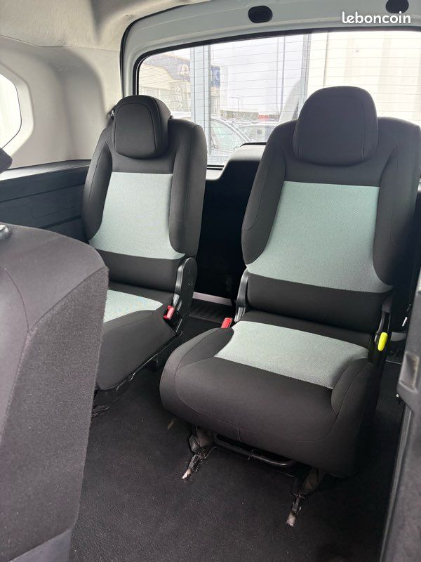 Citroën Berlingo Feel XL 7 places DISTRIBUTION NEUVE – 1.5 BlueHDi 100 BVM5 – Export 8 740 HT (image 9)