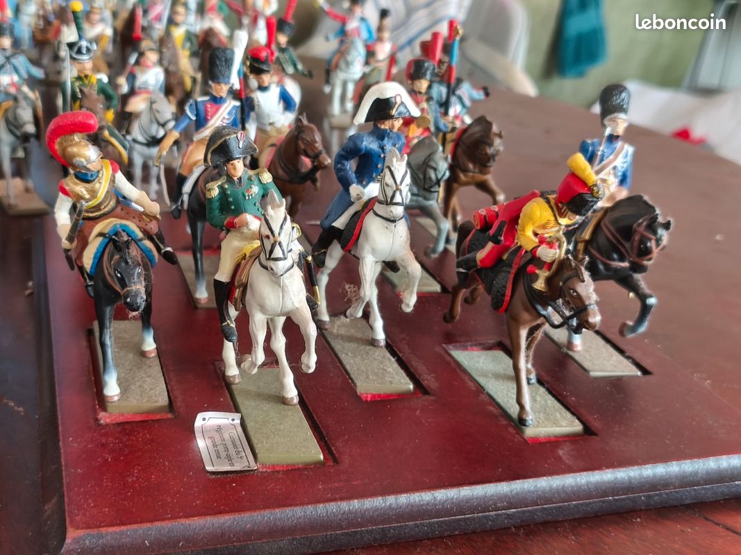 Soldats Et Cavaliers En Plomb Peints – époque Napoléon – Figurines Françaises à Restaurer