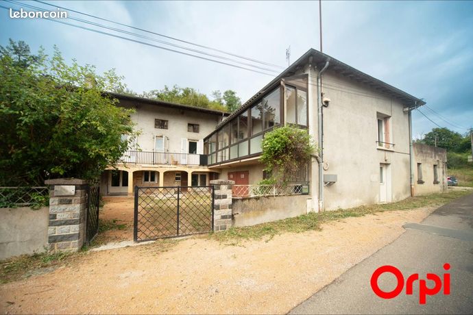 Maison 8 pièces 212 m²