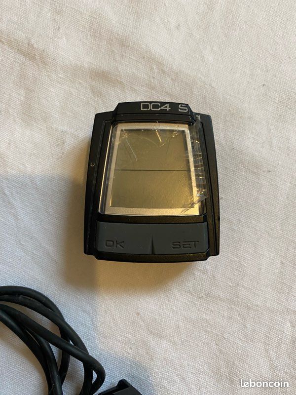 Compteur vélo filaire B'Twin DC4 S – complet et en bon état - Main Image