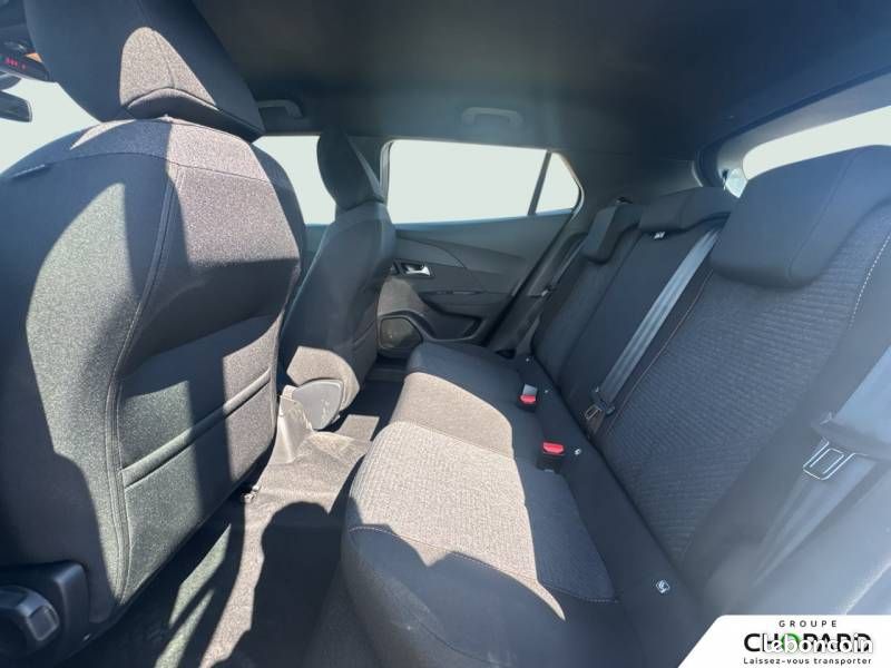 Peugeot 2008 Hybrid 110 e-DCS6 Edition (image 19)