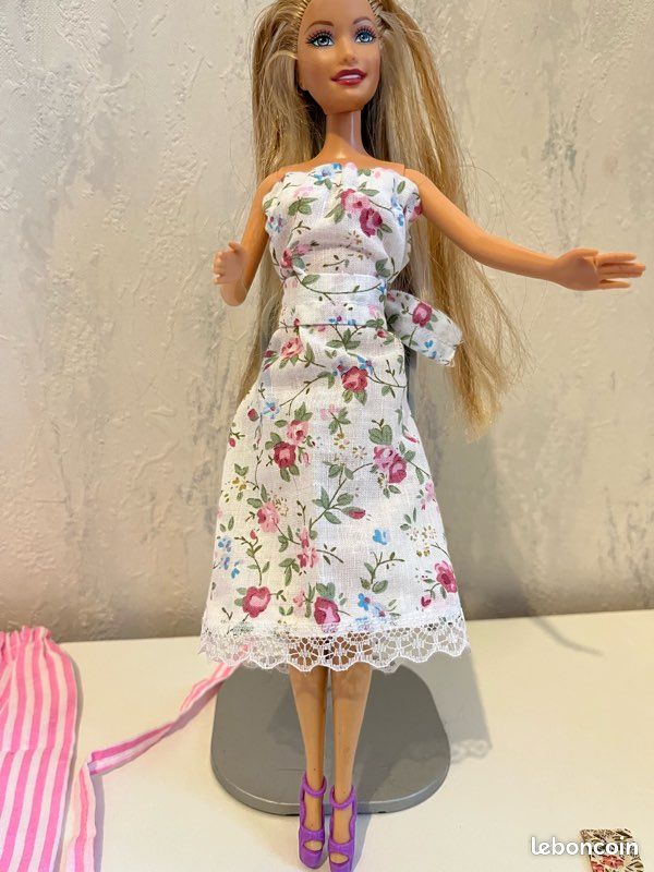 Tenue Pour Poupée Barbie - Lot Vêtements Occasion, Référence 1294