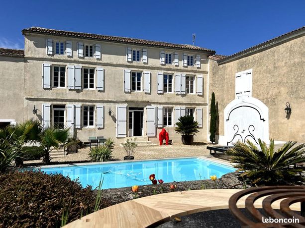 Maison 8 pièces 270 m²