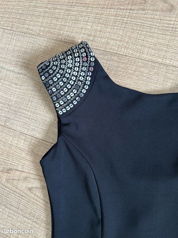 Robe Noire Et Argentée Sans Manches Soky & Soka, Taille S, Jamais Portée - Style Moulant, Longueur Au Genou