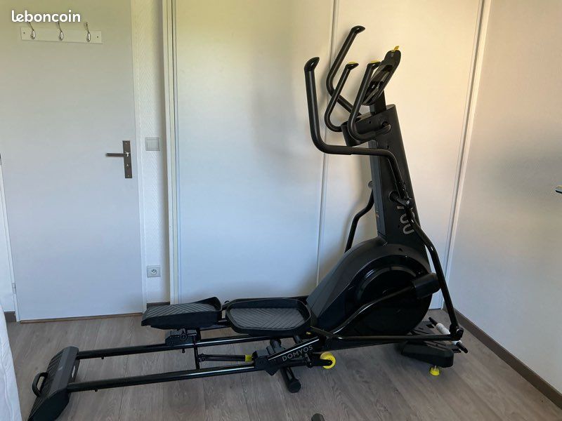 Elliptique roue avant 700 pliable, auto-alimenté et connecté