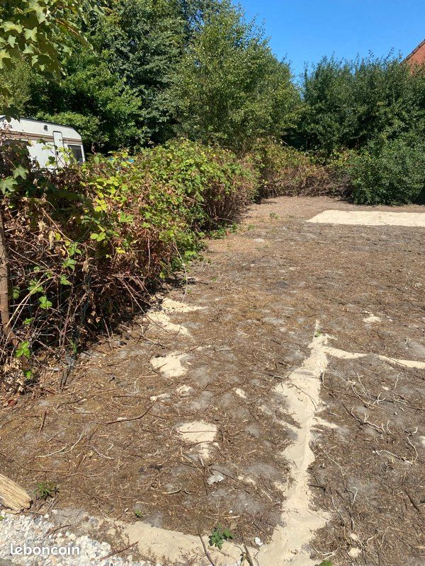 Parcelle de terrain à louer · à Hérin · 150 €/mois