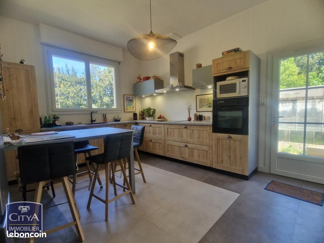 Maison 6 pièces 160 m² · à Sorgues · 160 m² · 450 000 €