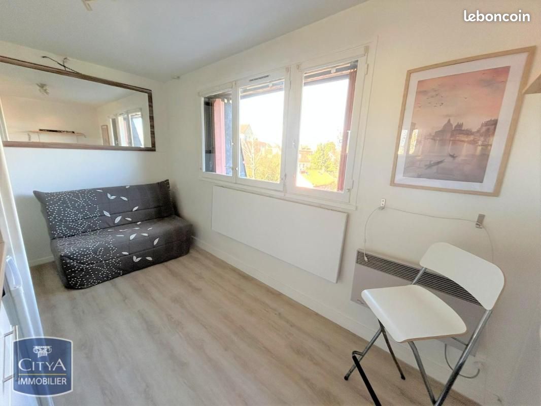 Appartement 1 pièce 16 m² · à Laon · 16 m² · 360 €