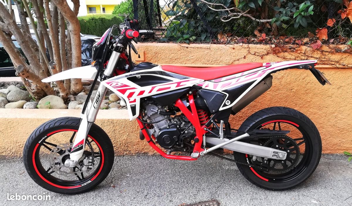 beta-125-4t-supermotard-motos