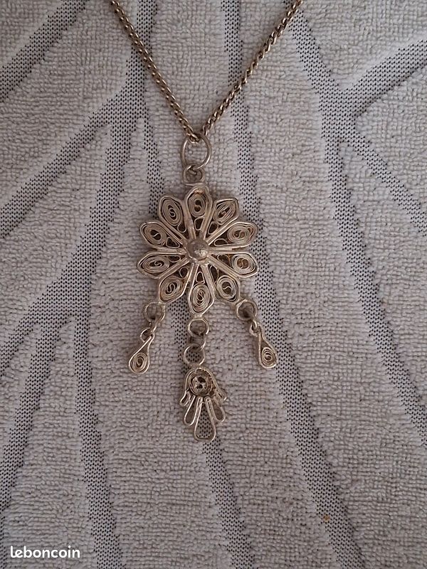Pendentif Fleur Argenté Vintage - Style Filigrane Artisan - 50 Mm