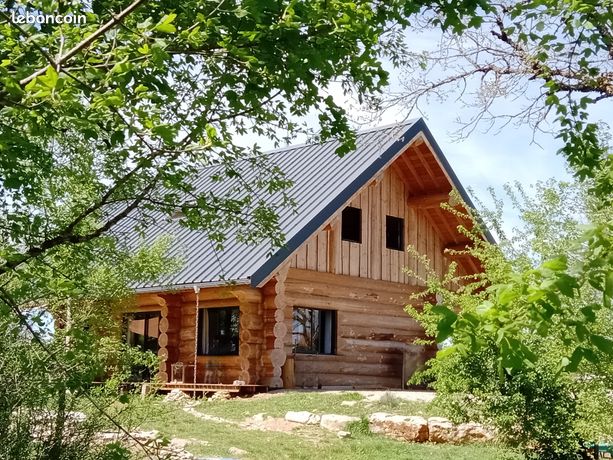 Maison écologique en rondins bois 130 m²