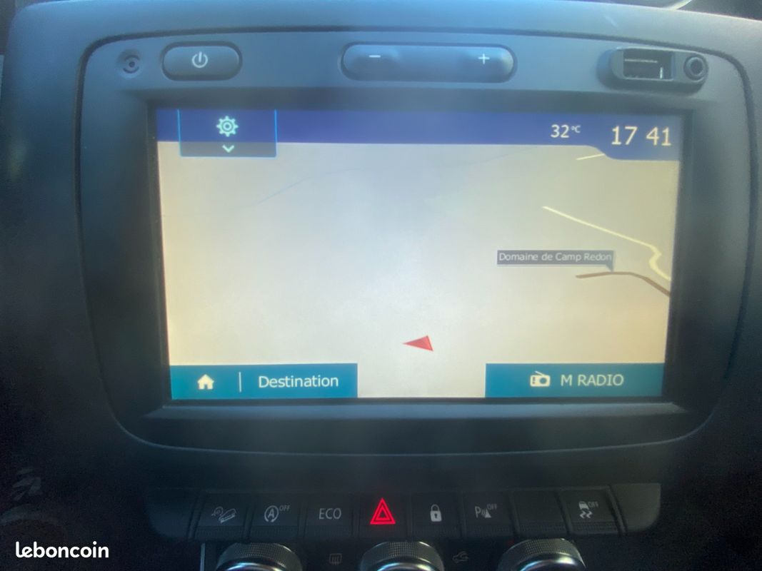 DACIA DUSTER dCi 115 4x4 Prestige excellent état gps attelage remorque caméra de recul garantie 12 mois (image 14)