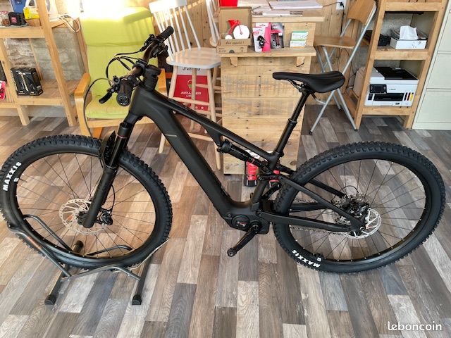 VTTAE Cube Hybrid AMS 44 Vélos