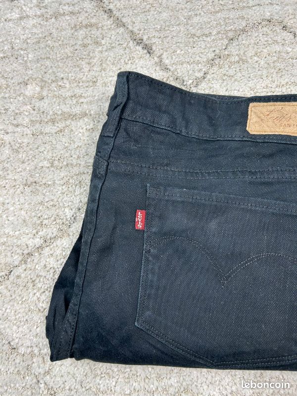 Jean Femme Levi's Demi Curve Taille 31 - Coupe Skinny Slim Bleu Foncé, Très Bon état Occasion