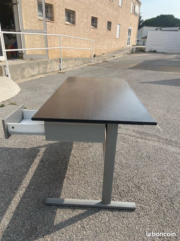 Bureau en bois et métal (image 2)
